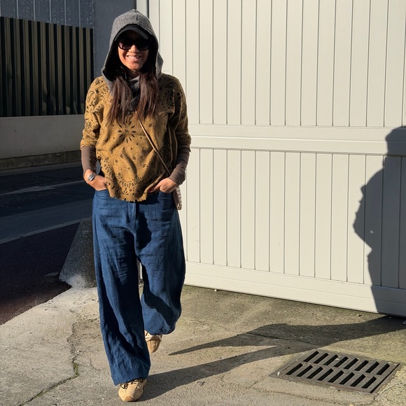 Kutjen Women's Brown Sweater - Picture 7 of 11